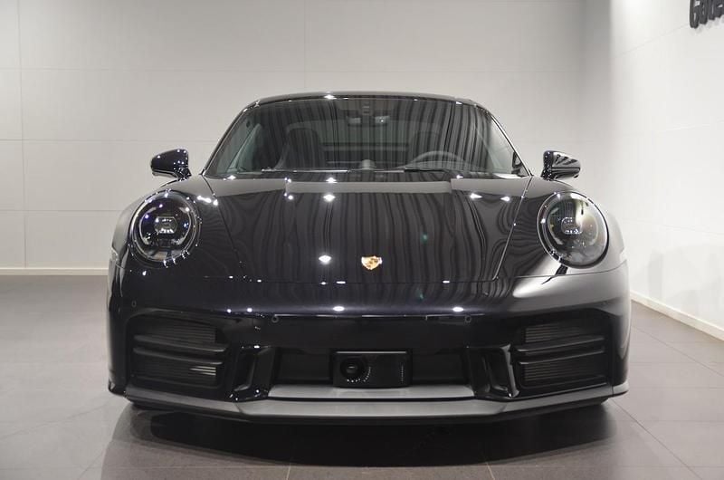 Begagnad Porsche 911 Carrera 394 HK (289 kW) 2024 Svart Sportkupé