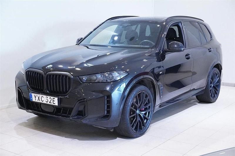 Svart Begagnad 2023 BMW X5 M Sport SUV | 999 900 kr (Dyr) - Bild 1/4