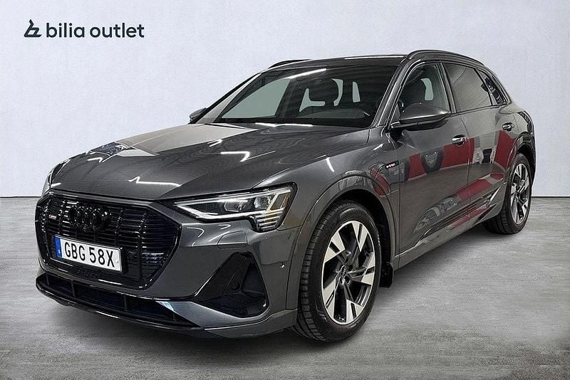Grå Begagnad 2022 Audi e-tron S-Line SUV | 399 900 kr (Superpris) - Bild 1/4