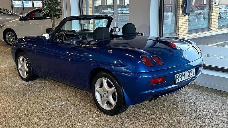 Begagnad Fiat Barchetta 131 HK (96 kW) 2000 Blå Cab