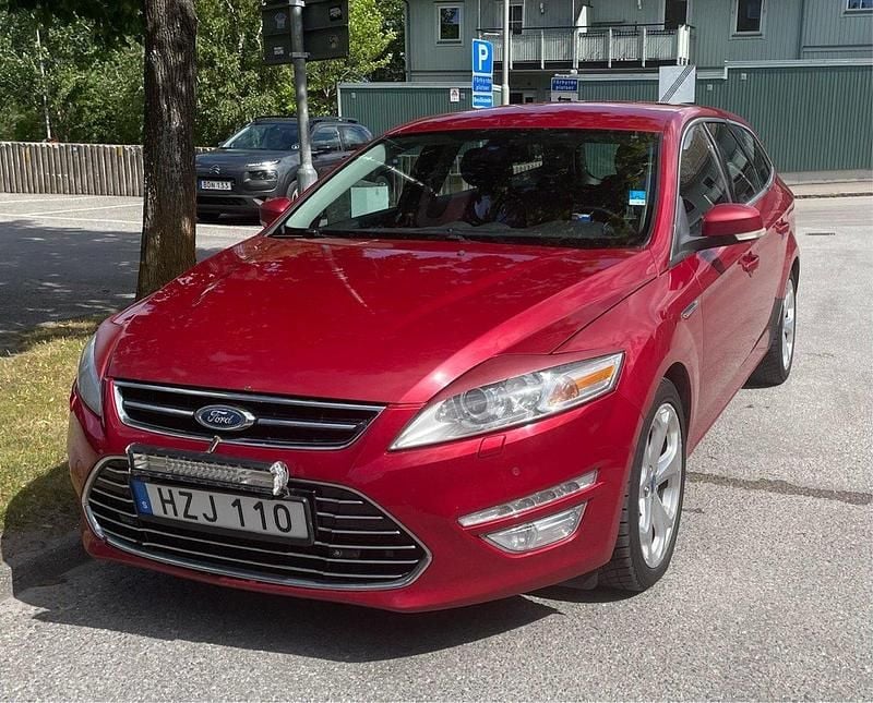 Röd Begagnad 2013 Ford Mondeo Business Edition Kombi | 27 500 kr - Bild 1/4
