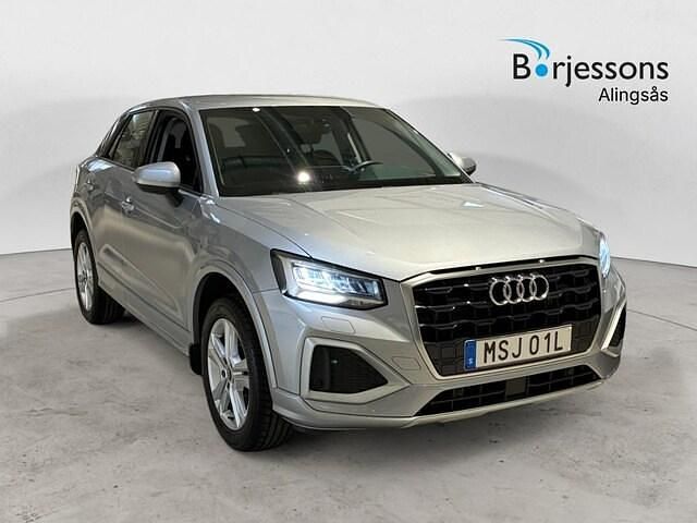 Begagnad Audi Q2 Advanced Plus 151 HK (111 kW) 2023 Silver SUV