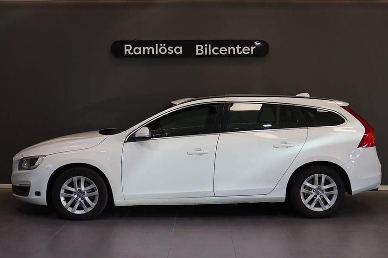 Vit Begagnad 2014 Volvo V60 Kombi | 109 900 kr (Lite dyr) - Bild 1/4