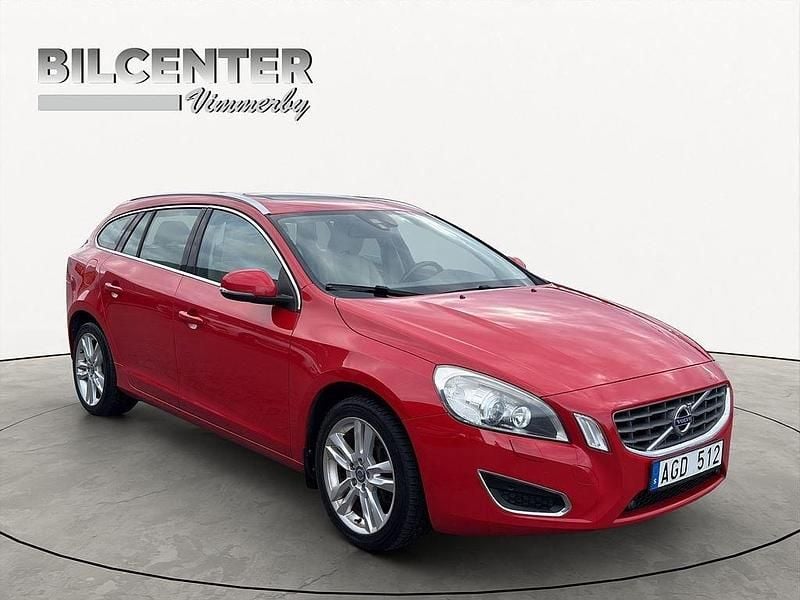 Röd Begagnad 2011 Volvo V60 Summum Kombi | 115 000 kr (Marknadspris) - Bild 1/4