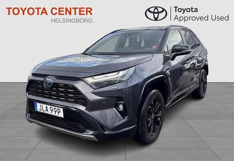 Grå Begagnad 2024 Toyota RAV4 Hybrid Style SUV | 429 900 kr (Bra pris) - Bild 1/4