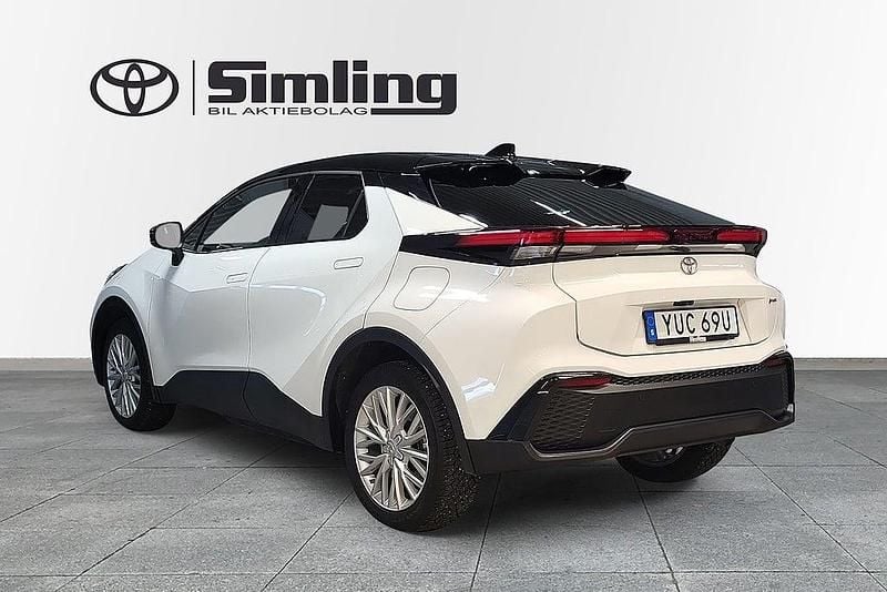 Begagnad Toyota C-HR Executive 223 HK (164 kW) 2024 Vit SUV