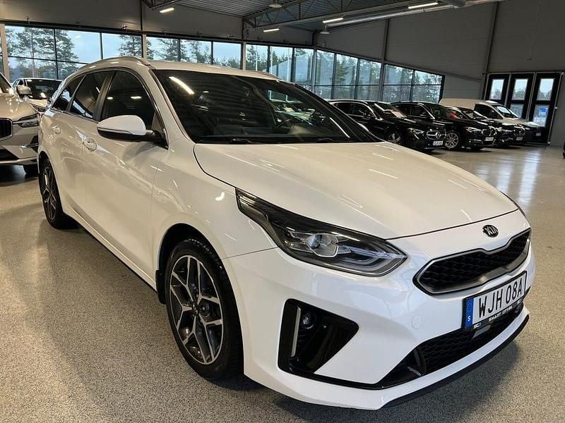 Vit Begagnad 2019 Kia Ceed Sportswagon GT-Line Kombi | 159 900 kr (Bra pris) - Bild 1/3