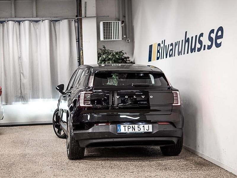 Begagnad Volvo EX30 Performance 314 kW (428 HK) 2024 Svartmetallic SUV