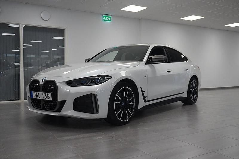 Begagnad BMW i4 Comfort Edition 442 kW (601 HK) 2022 Vit Sedan