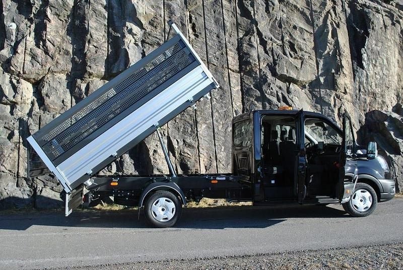 Svart Ny 2025 Ford Transit Van | 667 500 kr - Bild 1/4