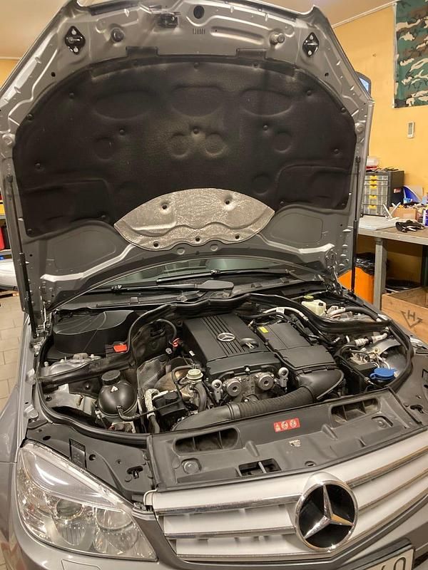 Begagnad 2008 Mercedes C200 | 62 000 kr (Bra pris) - Bild 1/4