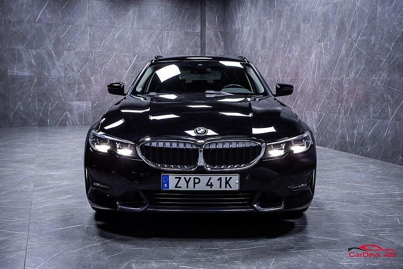 Begagnad BMW 330e Sport Line 184 HK (135 kW) 2020 Svart Kombi