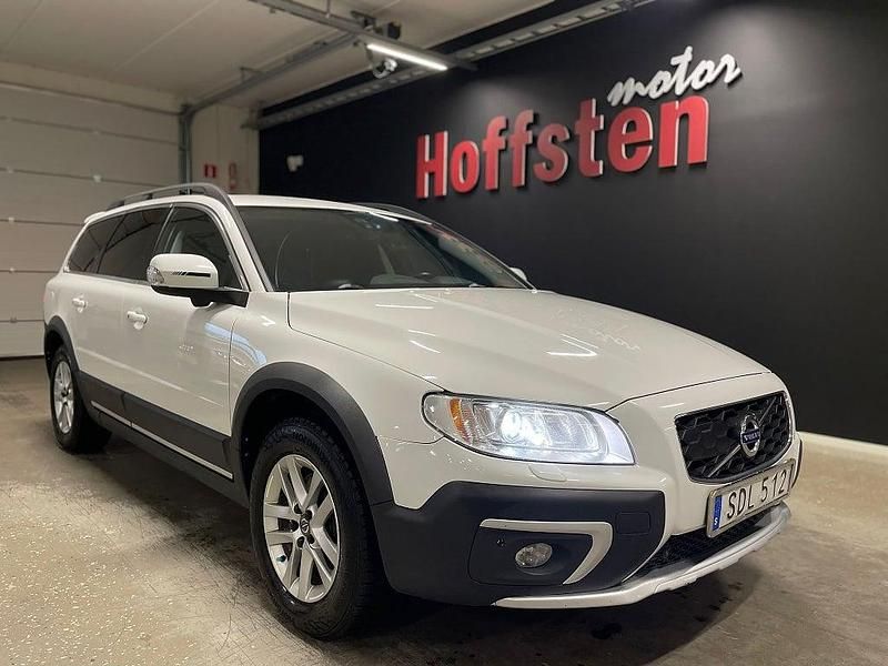 Vit Begagnad 2015 Volvo XC70 Standard Kombi | 194 900 kr (Marknadspris) - Bild 1/4