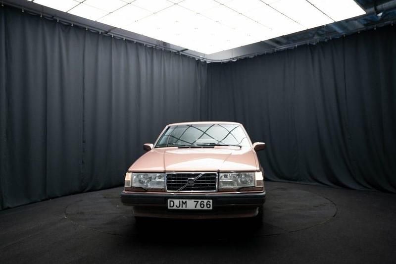 Begagnad Volvo 940 165 HK (121 kW) 1998 Ljusbrun Sedan