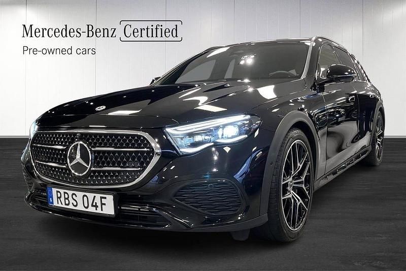 Svart Begagnad 2025 Mercedes E300 Kombi | 729 000 kr - Bild 1/4
