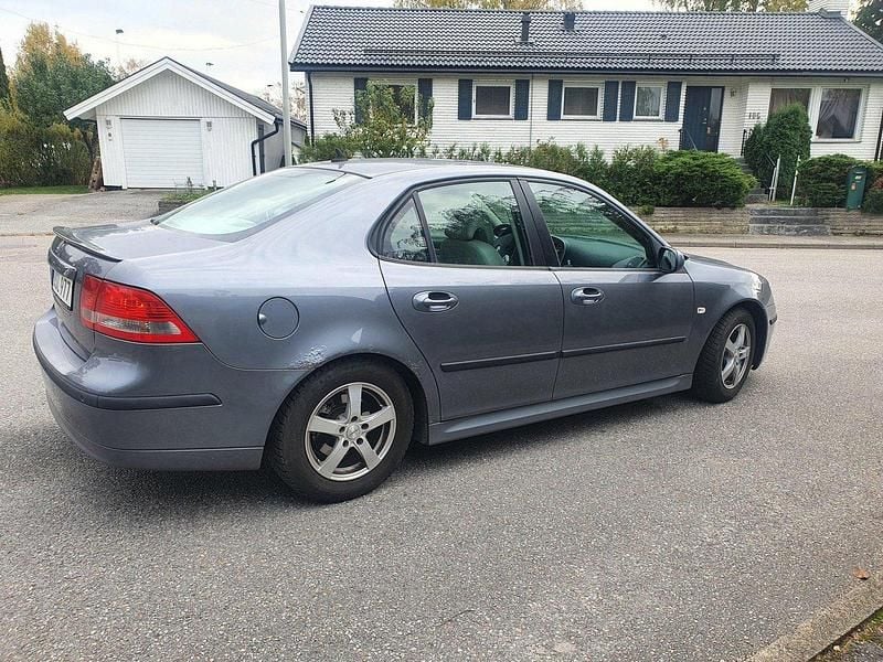 Brun Begagnad 2007 Saab 9-3 Vector Sedan | 15 900 kr (Superpris) - Bild 1/4