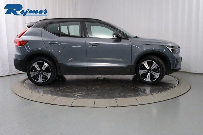 Begagnad Volvo XC40 Core 175 kW (238 HK) 2023 Thunder grey metallic SUV