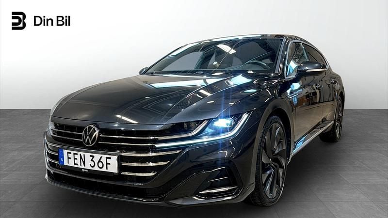 Mörkgrå Begagnad 2023 VW Arteon R-line Kombi | 379 500 kr (Marknadspris) - Bild 1/4