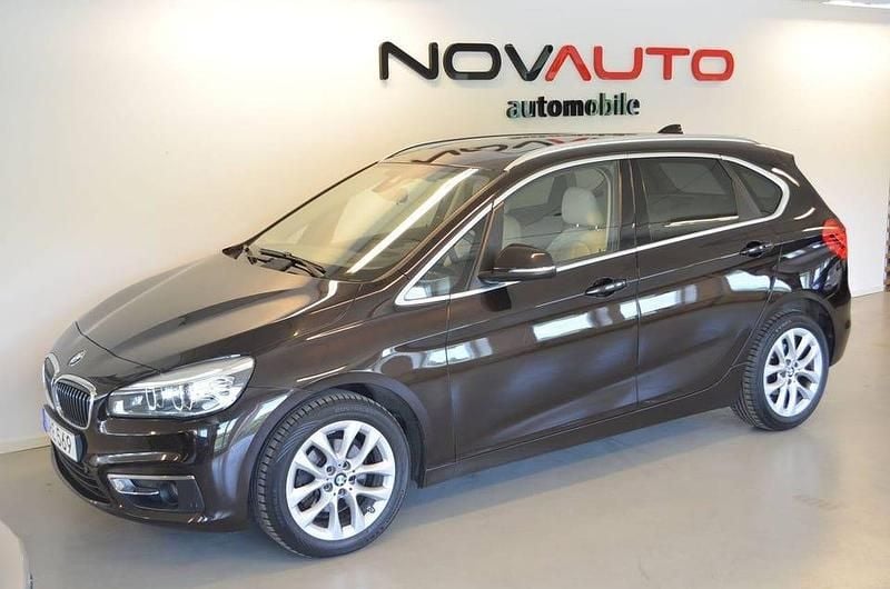 Begagnad BMW 218 Luxury Line 150 HK (110 kW) 2014 Sparkling brown metallic Kombi
