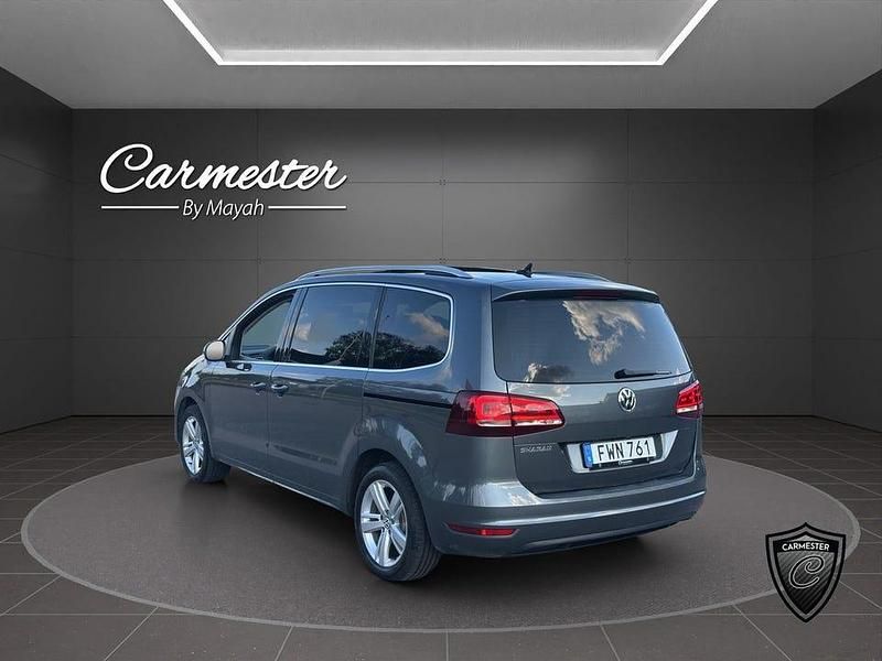 Begagnad VW Sharan 150 HK (110 kW) 2019 Mörkgrå (grå) Minibuss