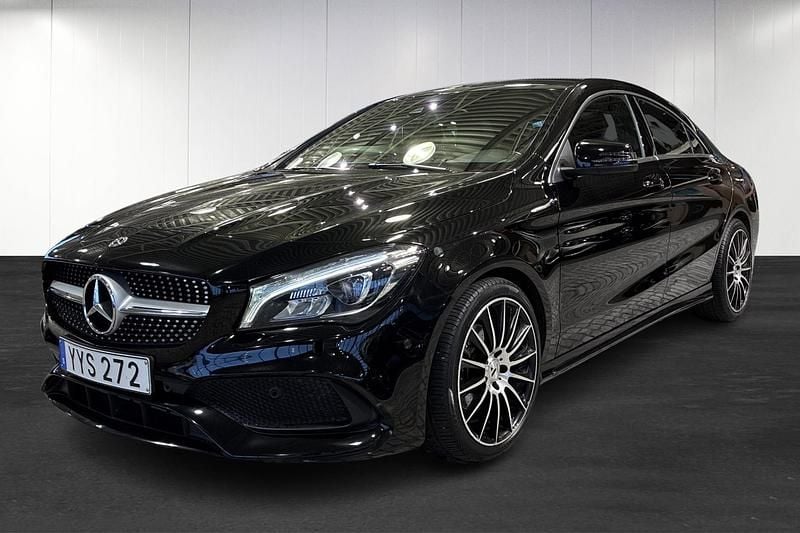 Svart Begagnad 2018 Mercedes CLA200 AMG Sedan | 234 900 kr (Marknadspris) - Bild 1/4