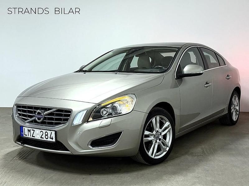 Ljusbrun Begagnad 2011 Volvo S60 Summum Sedan | 89 000 kr (Bra pris) - Bild 1/4