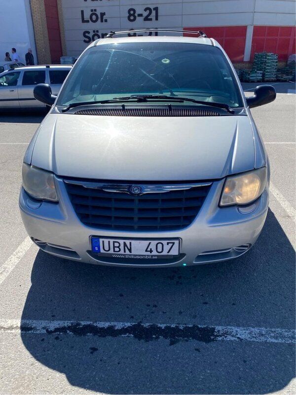 Silver Begagnad 2006 Chrysler Grand Voyager Minibuss | 13 000 kr (Bra pris) - Bild 1/4