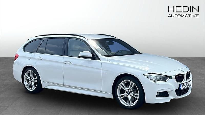 Vit (white) Begagnad 2013 BMW 328 Kombi | 174 000 kr (Dyr) - Bild 1/4