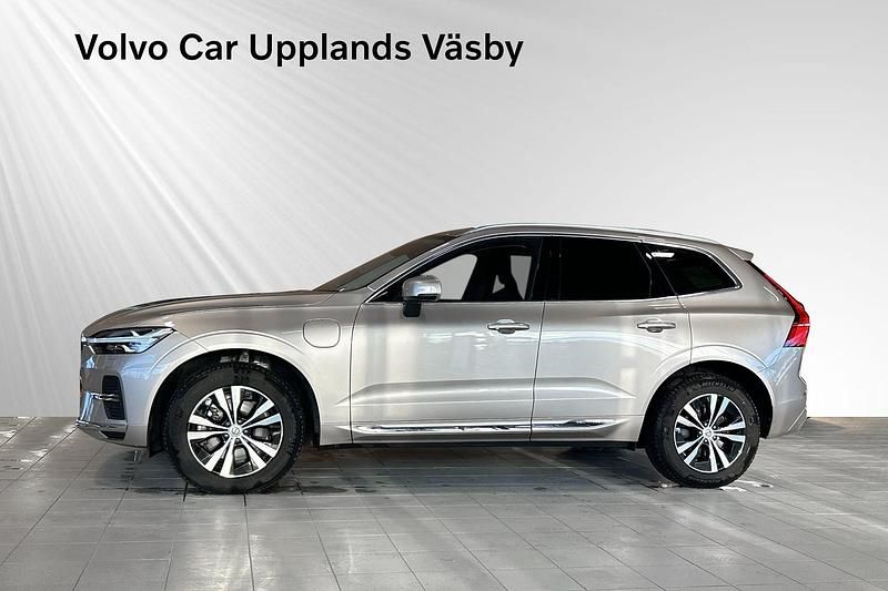 Begagnad Volvo XC60 Core 355 HK (261 kW) 2023 Grå SUV