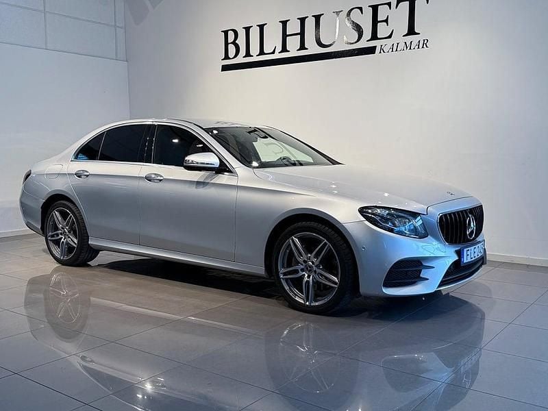 Silver Begagnad 2017 Mercedes E220 AMG Sedan | 299 900 kr (Lite dyr) - Bild 1/4