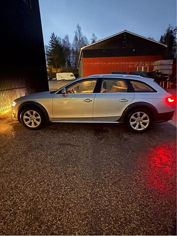 Silver Begagnad 2013 Audi A4 Allroad Kombi | 84 000 kr (Bra pris) - Bild 1/3