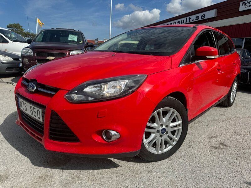 Röd Begagnad 2013 Ford Focus Titanium Kombi | 64 500 kr (Lite dyr) - Bild 1/4