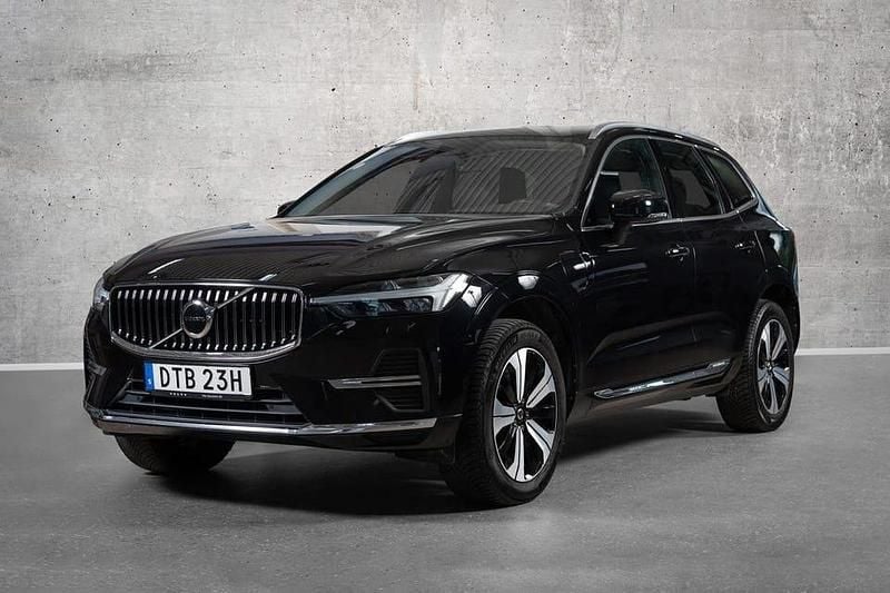 Begagnad Volvo XC60 Plus 355 HK (261 kW) 2023 Svart SUV