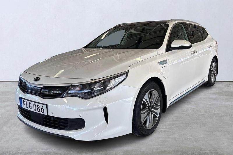 Vit Begagnad 2018 Kia Optima Hybrid Sport Sedan | 159 900 kr (Marknadspris) - Bild 1/4