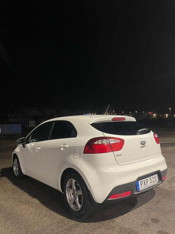 Begagnad Kia Rio 84 HK (61 kW) 2014