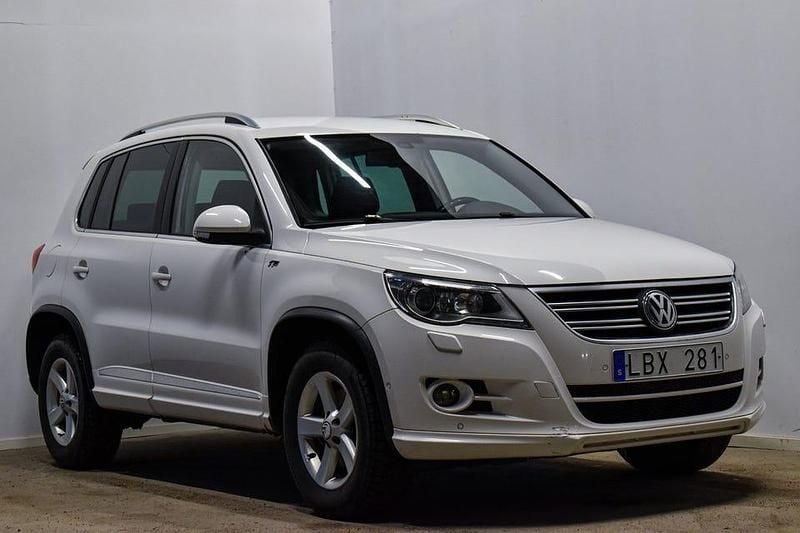 Vit Begagnad 2010 VW Tiguan Sportline SUV | 89 800 kr (Marknadspris) - Bild 1/4