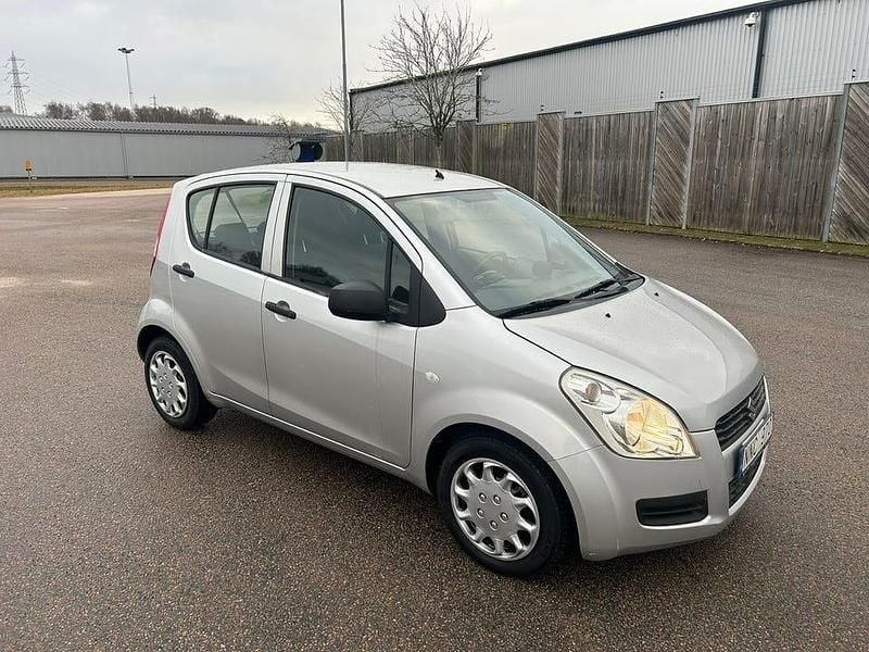 Begagnad Suzuki Splash 65 HK (47 kW) 2010 Halvkombi