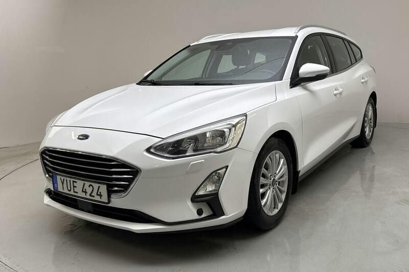 Vit Begagnad 2019 Ford Focus Titanium | 138 000 kr (Dyr) - Bild 1/4
