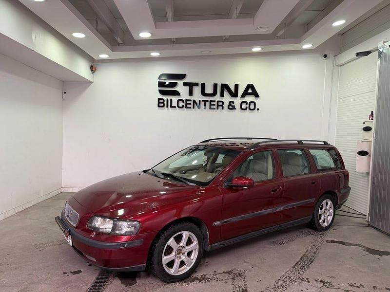 Röd Begagnad 2004 Volvo V70 Business Edition Kombi | 44 900 kr (Marknadspris) - Bild 1/4