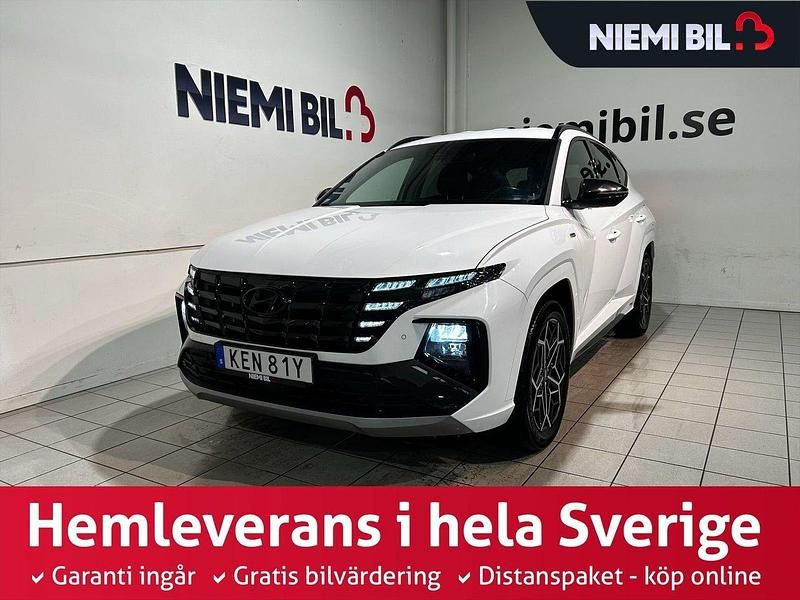 Vit Begagnad 2022 Hyundai Tucson Advanced SUV | 329 900 kr (Marknadspris) - Bild 1/3