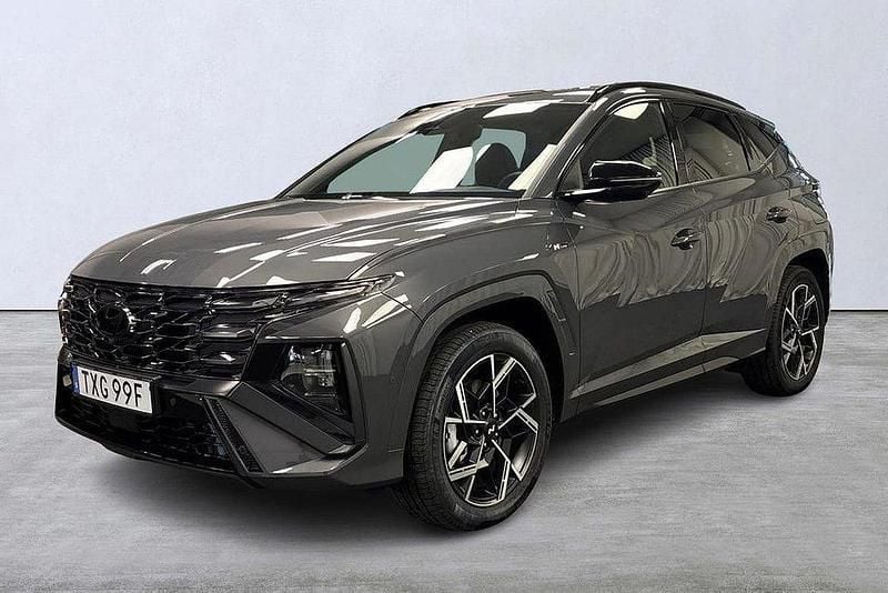 Grå Ny 2024 Hyundai Tucson N Line SUV | 450 000 kr (Superpris) - Bild 1/4