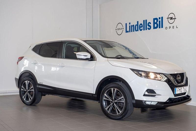 Vit Begagnad 2021 Nissan Qashqai N-Connecta SUV | 199 000 kr (Marknadspris) - Bild 1/4