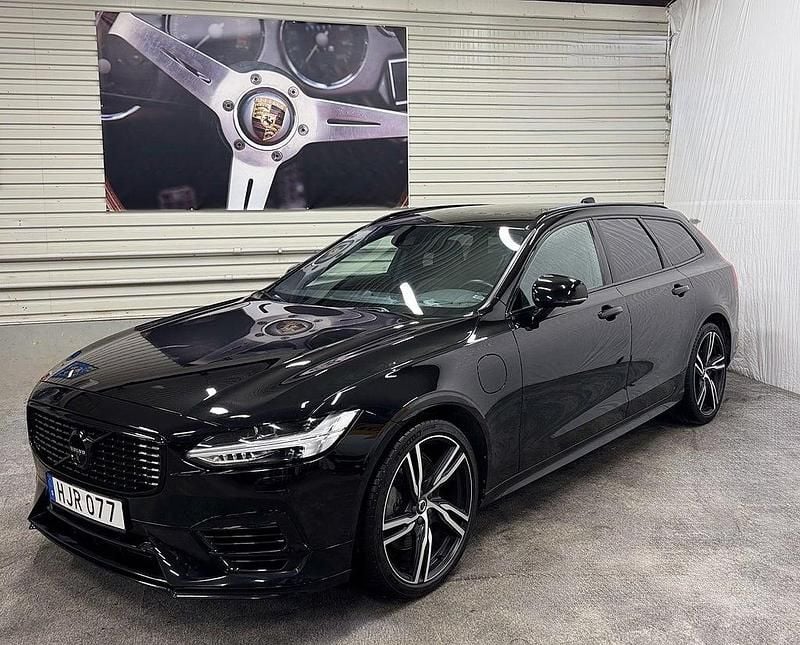 Svart Begagnad 2019 Volvo V90 R-Design Kombi | 359 000 kr (Marknadspris) - Bild 1/4