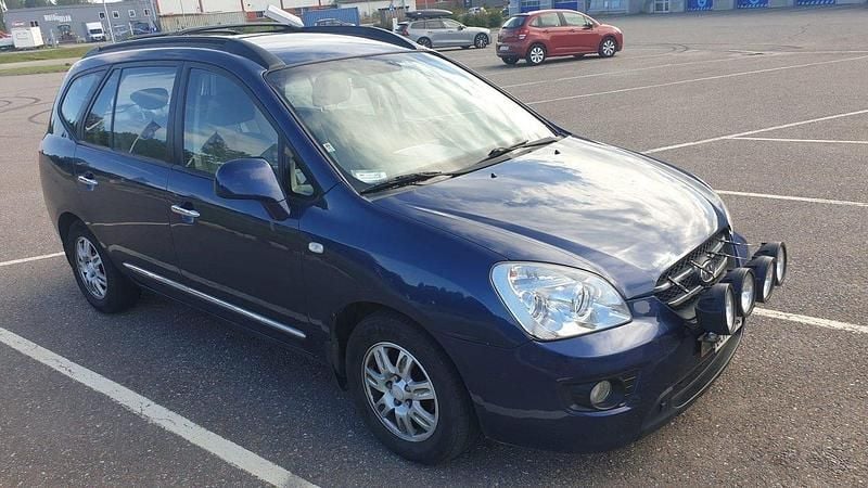 Blå Begagnad 2008 Kia Carens 4 Minibuss | 19 990 kr (Bra pris) - Bild 1/4