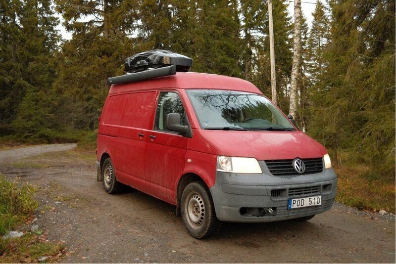 Röd Begagnad 2008 VW T5 Van | 80 000 kr (Marknadspris) - Bild 1/4