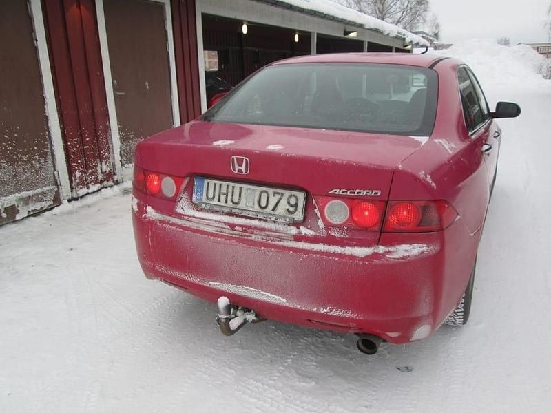 Begagnad Honda Accord 155 HK (114 kW) 2003