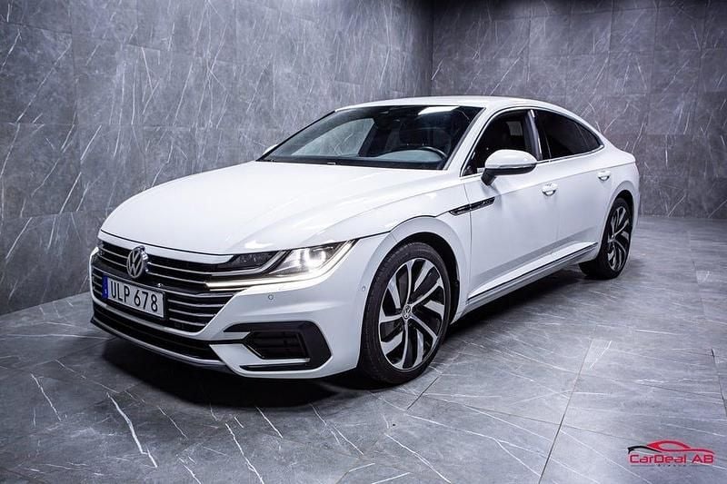 Begagnad VW Arteon R-line 190 HK (139 kW) 2018 Vit Halvkombi