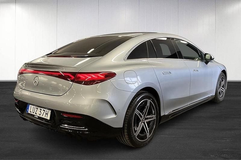 Begagnad Mercedes EQE300 AMG line 180 kW (245 HK) 2022 Silver Sedan