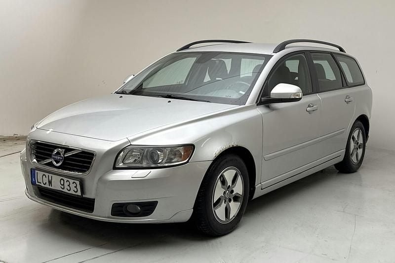 Ljusgrå Begagnad 2011 Volvo V50 Momentum Kombi | 69 000 kr (Lite dyr) - Bild 1/4