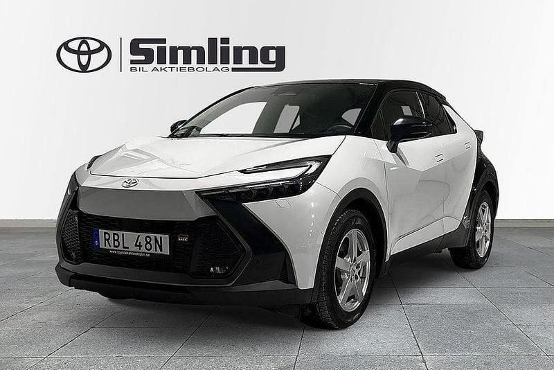 Grå Begagnad 2023 Toyota C-HR Edition SUV | 419 900 kr (Marknadspris) - Bild 1/4